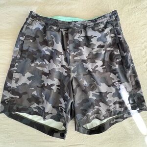 Men’s Birddogs Gym shorts.